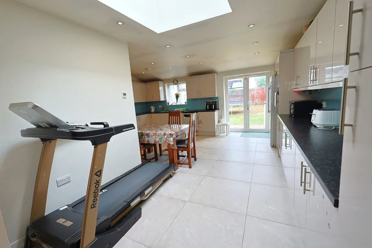 Bransgrove Road, Edgware, HA8, photo 4