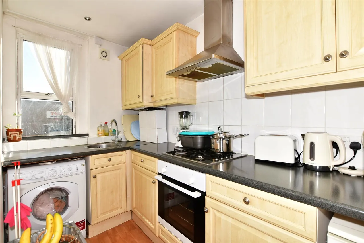 Cornwall Gardens, Cliftonville, CT9, photo 2