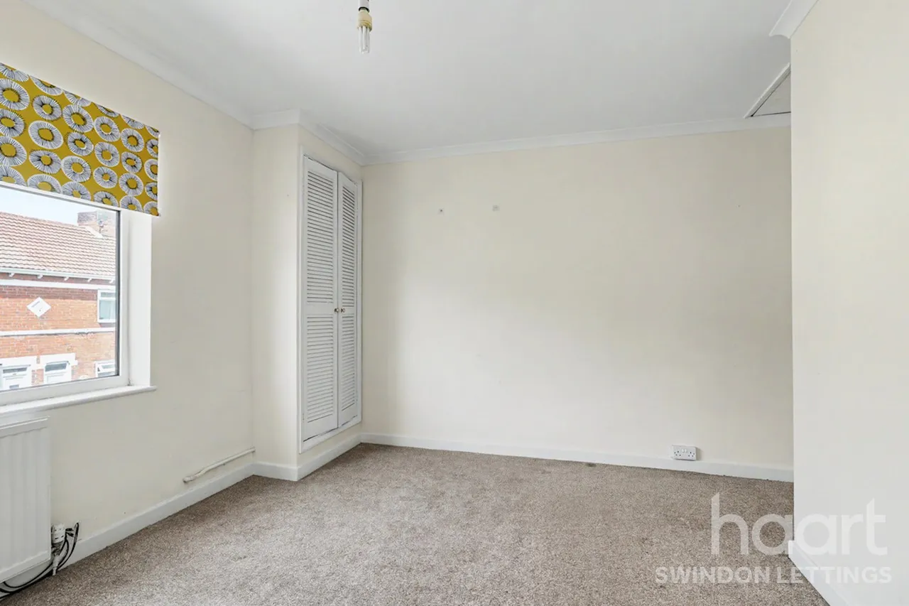 Ferndale Road, SN2, photo 2