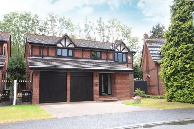 4 bed house for sale — Bellpit Close, Manchester