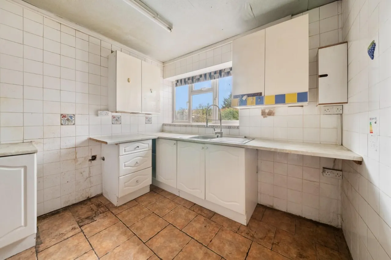 Regent Avenue, Uxbridge, UB10, photo 3