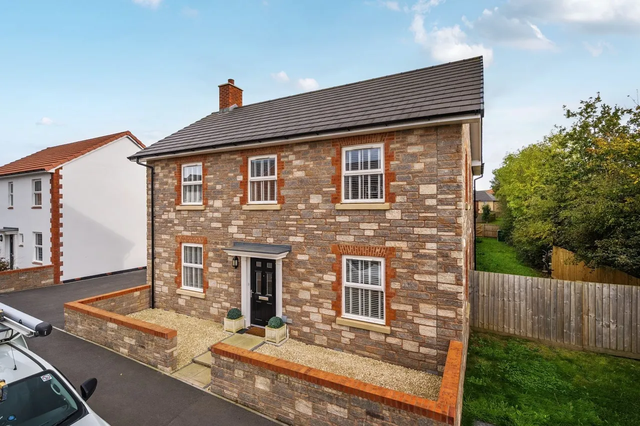 4 bed house for sale, Lacey Avenue, Northam, EX39