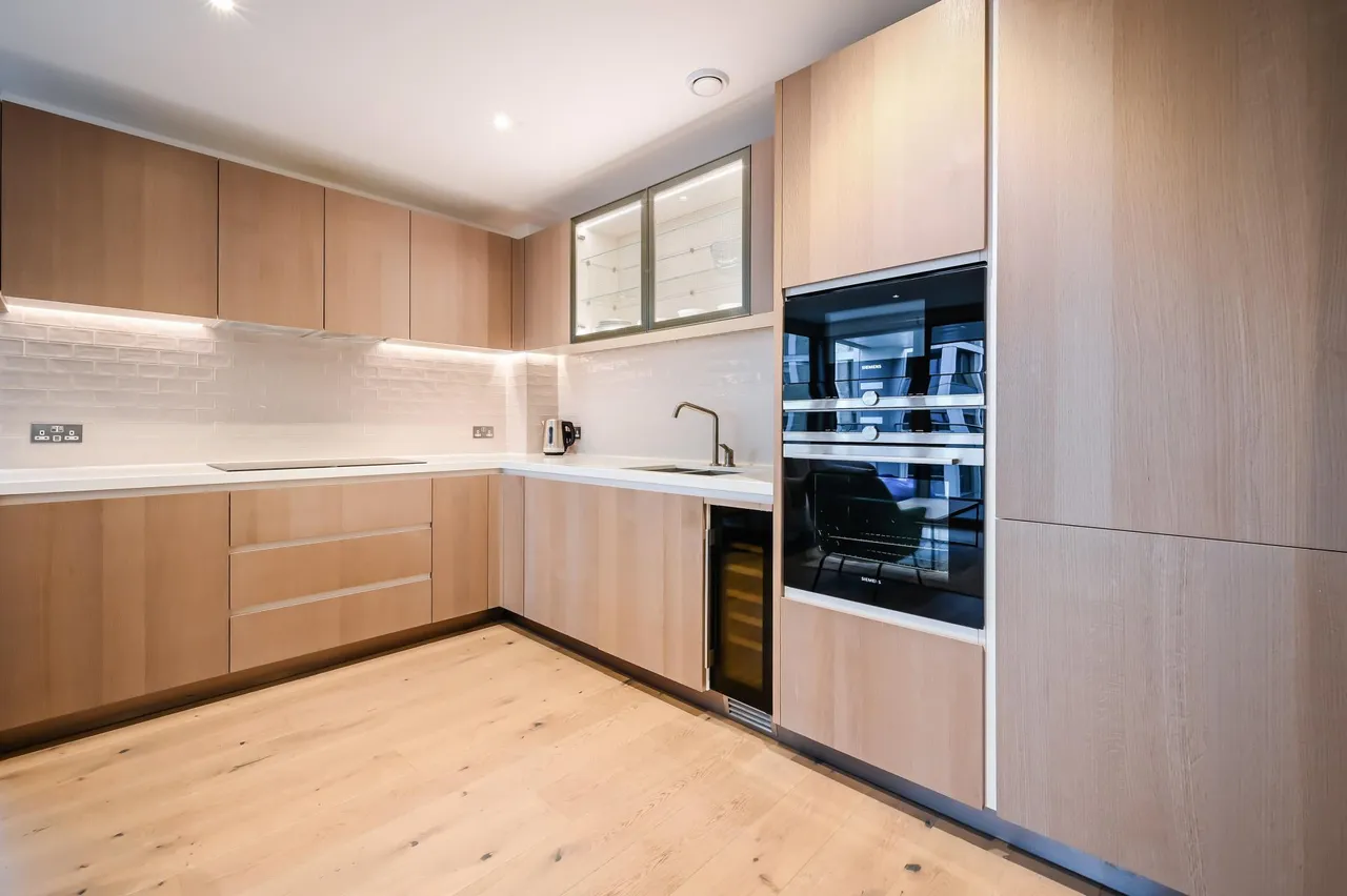 Radley House, London, SW11, photo 2