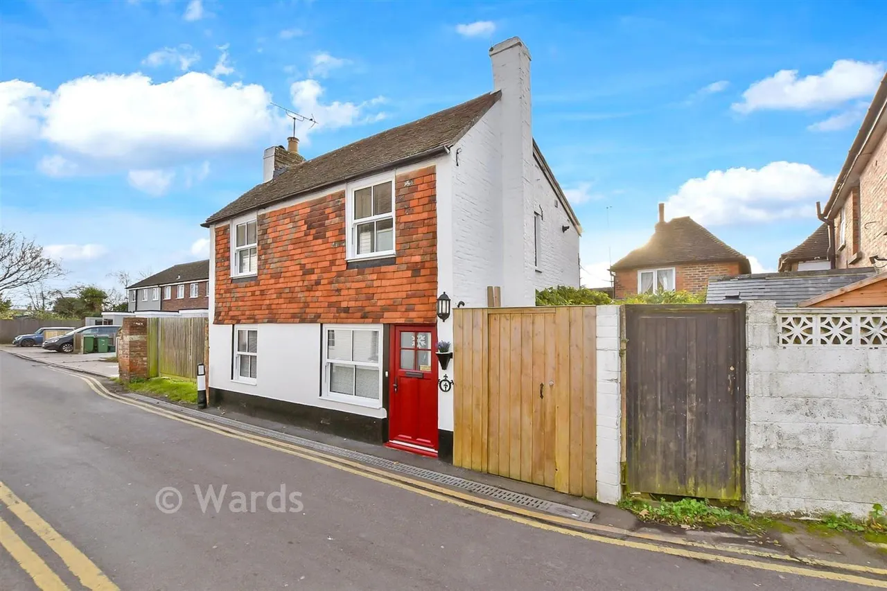 2 bed character property for sale, South Street, Lydd, TN29