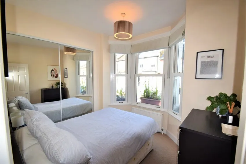 Coombe Road, Chiswick, photo 2