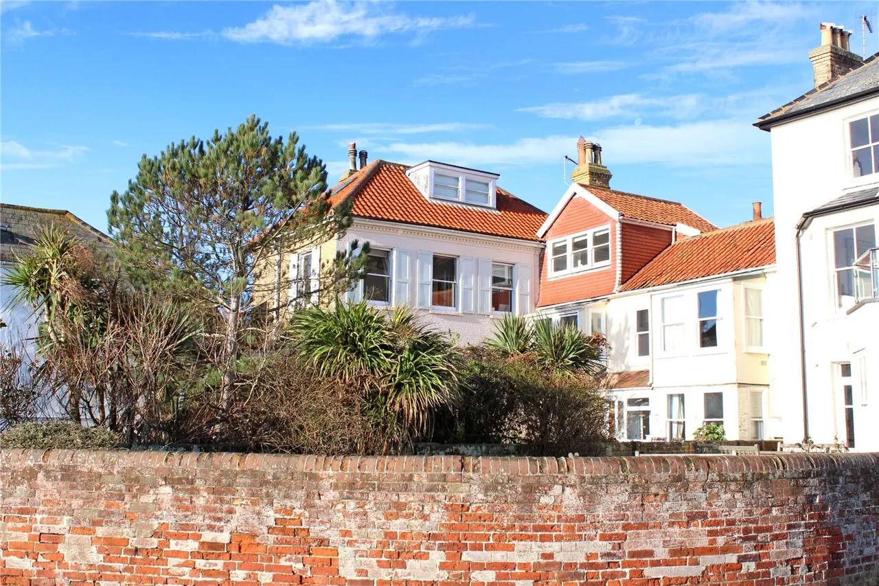 3 bed house for sale, St. James Green, Southwold, IP18