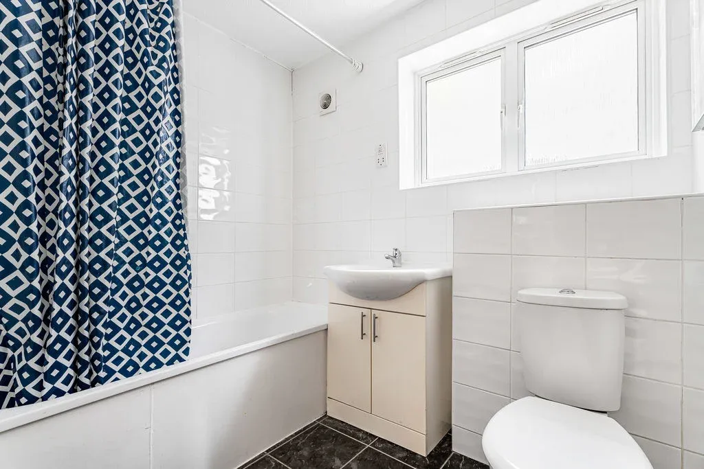 Regent Street, Bletchley, MK2, photo 9