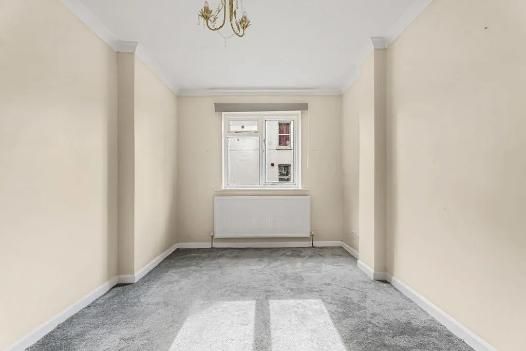 Regent Street, Bletchley, MK2, photo 4