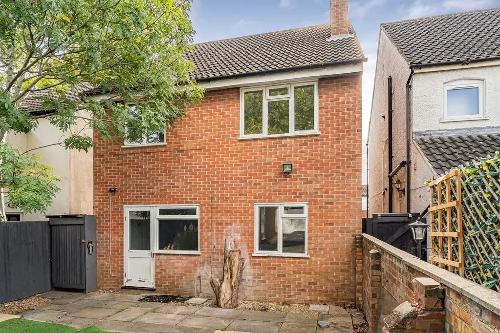 Regent Street, Bletchley, MK2, photo 16