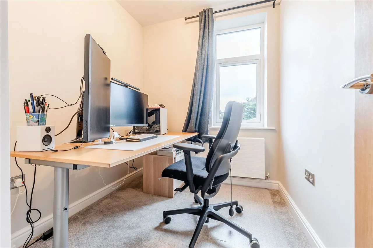 High Moor Court, Leeds, LS17, photo 7