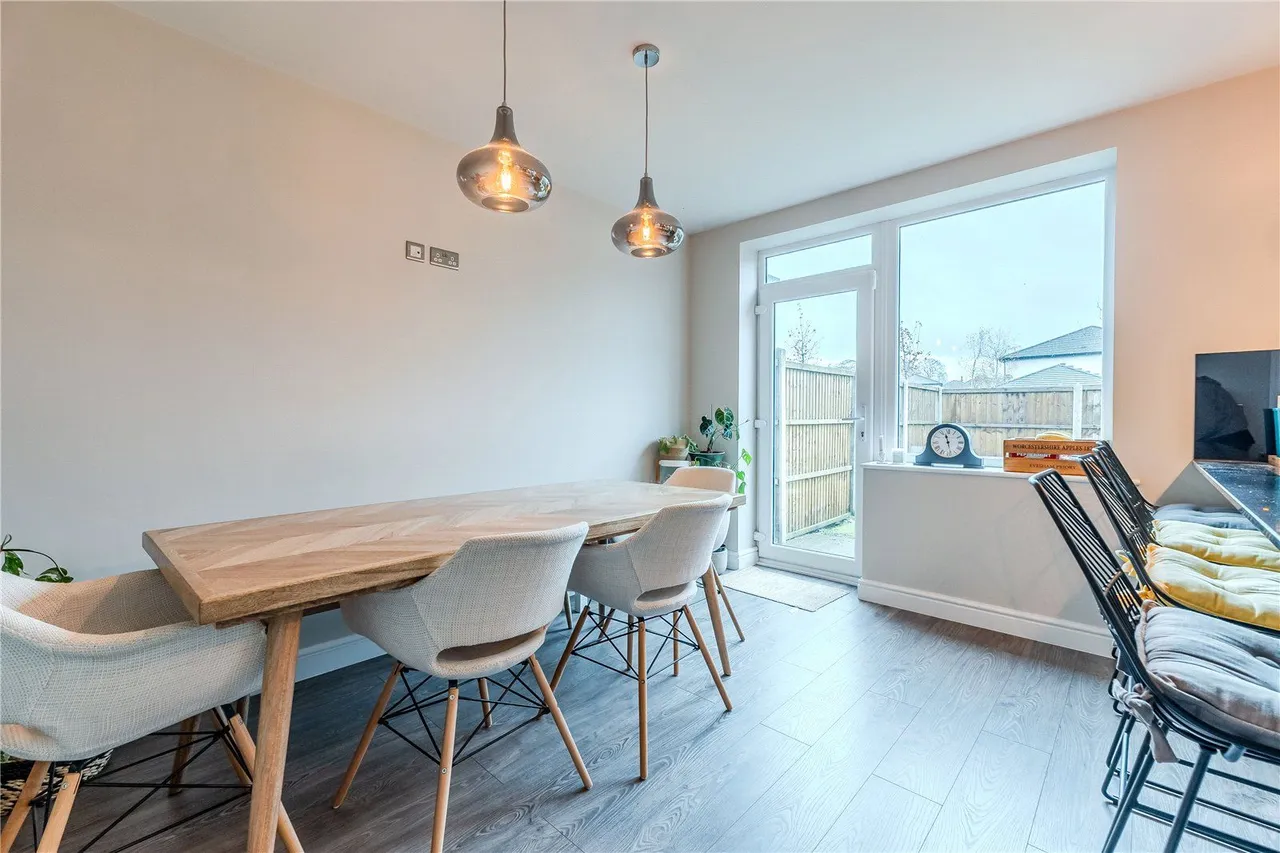 High Moor Court, Leeds, LS17, photo 11