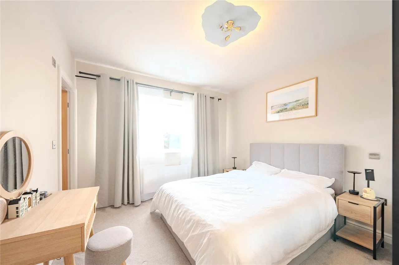 High Moor Court, Leeds, LS17, photo 25