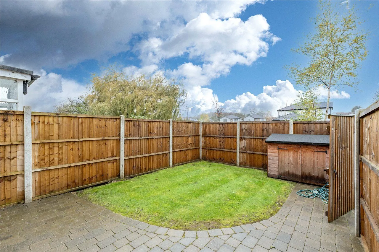 High Moor Court, Leeds, LS17, photo 22