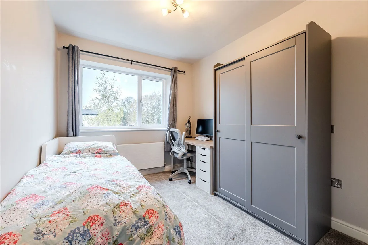 High Moor Court, Leeds, LS17, photo 6