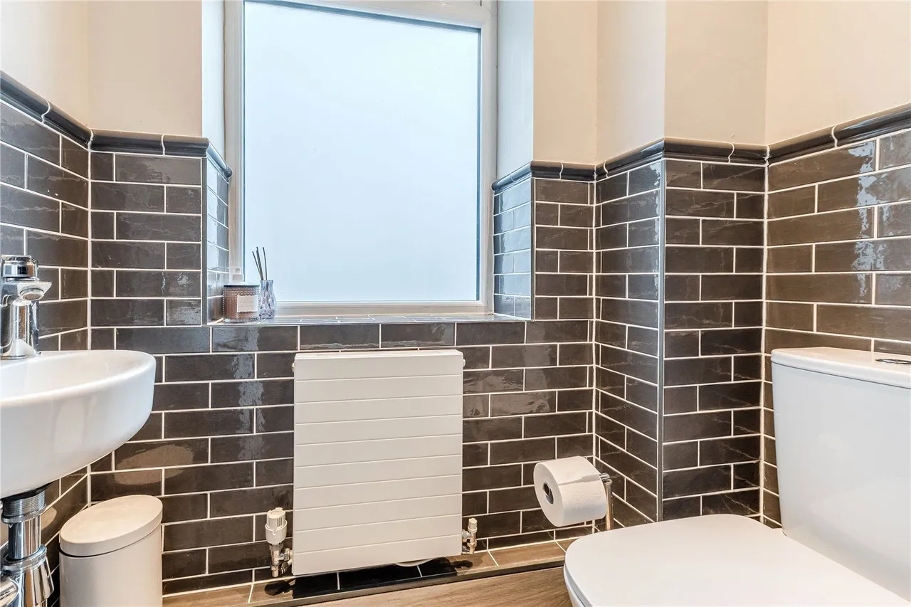High Moor Court, Leeds, LS17, photo 16