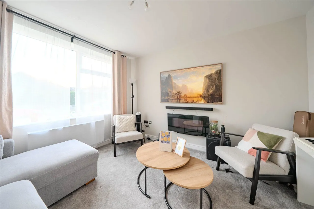 High Moor Court, Leeds, LS17, photo 24