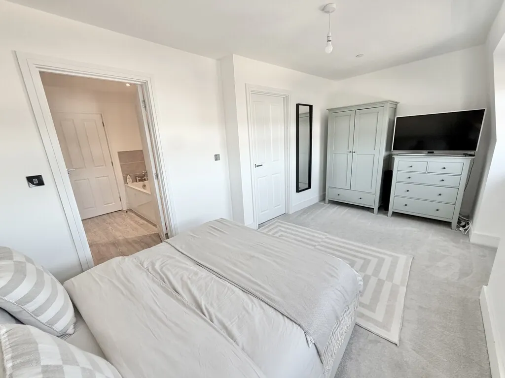 Mytchett, Camberley, photo 24