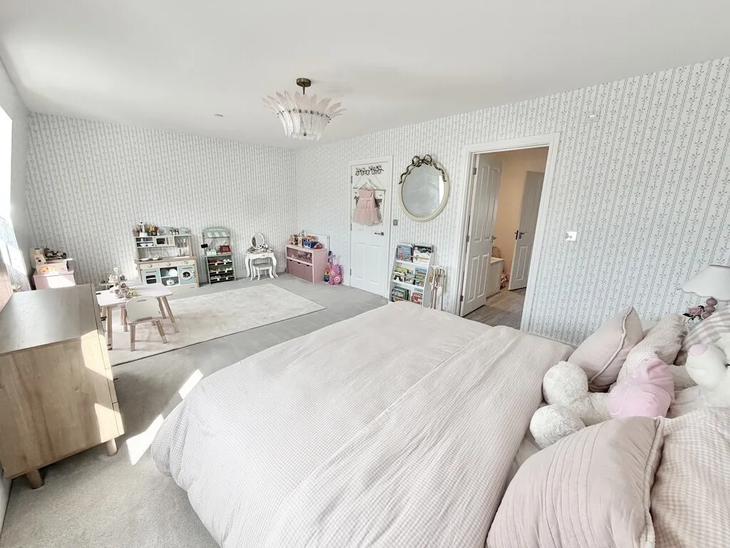 Mytchett, Camberley, photo 16