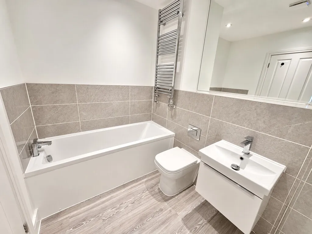 Mytchett, Camberley, photo 33