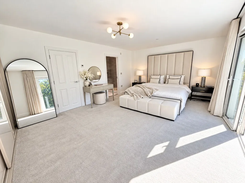 Mytchett, Camberley, photo 10