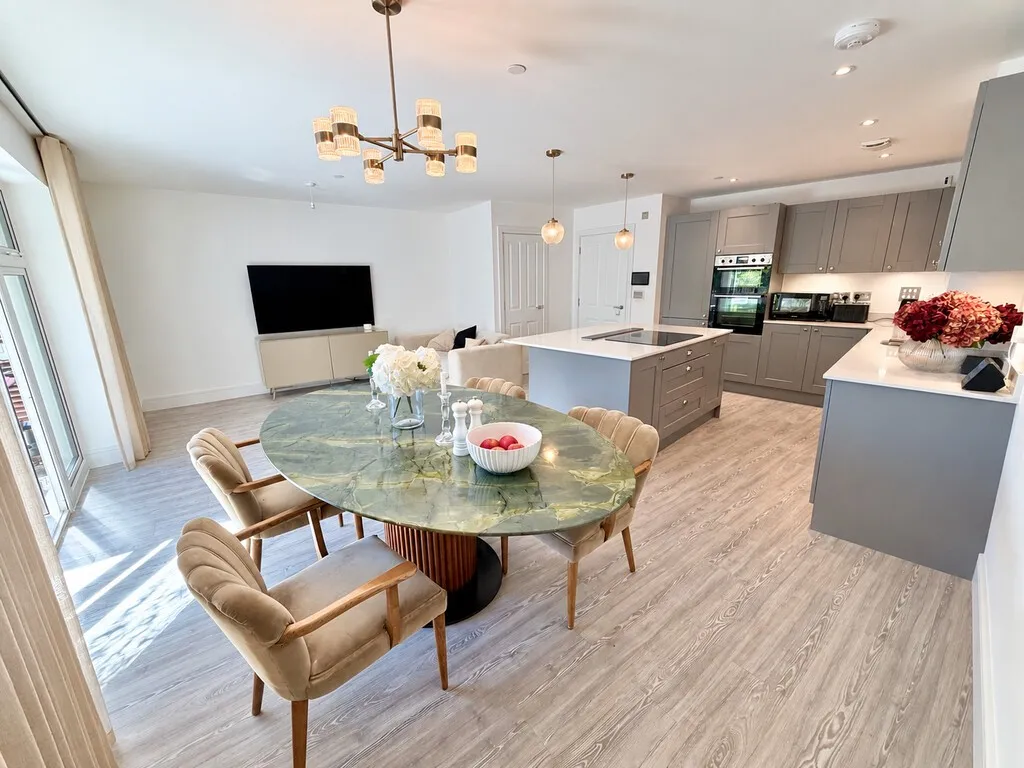 Mytchett, Camberley, photo 37
