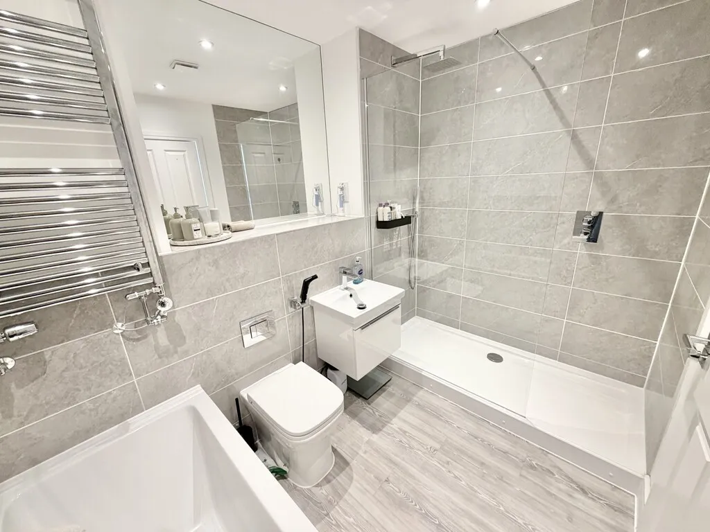 Mytchett, Camberley, photo 11