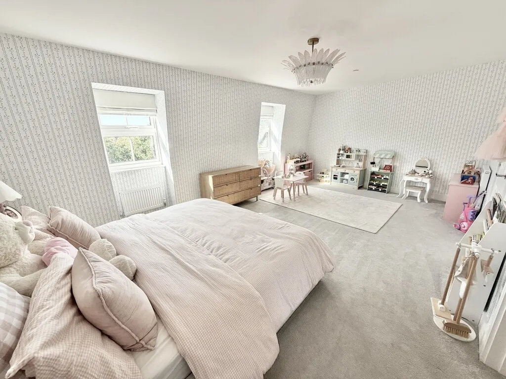 Mytchett, Camberley, photo 17