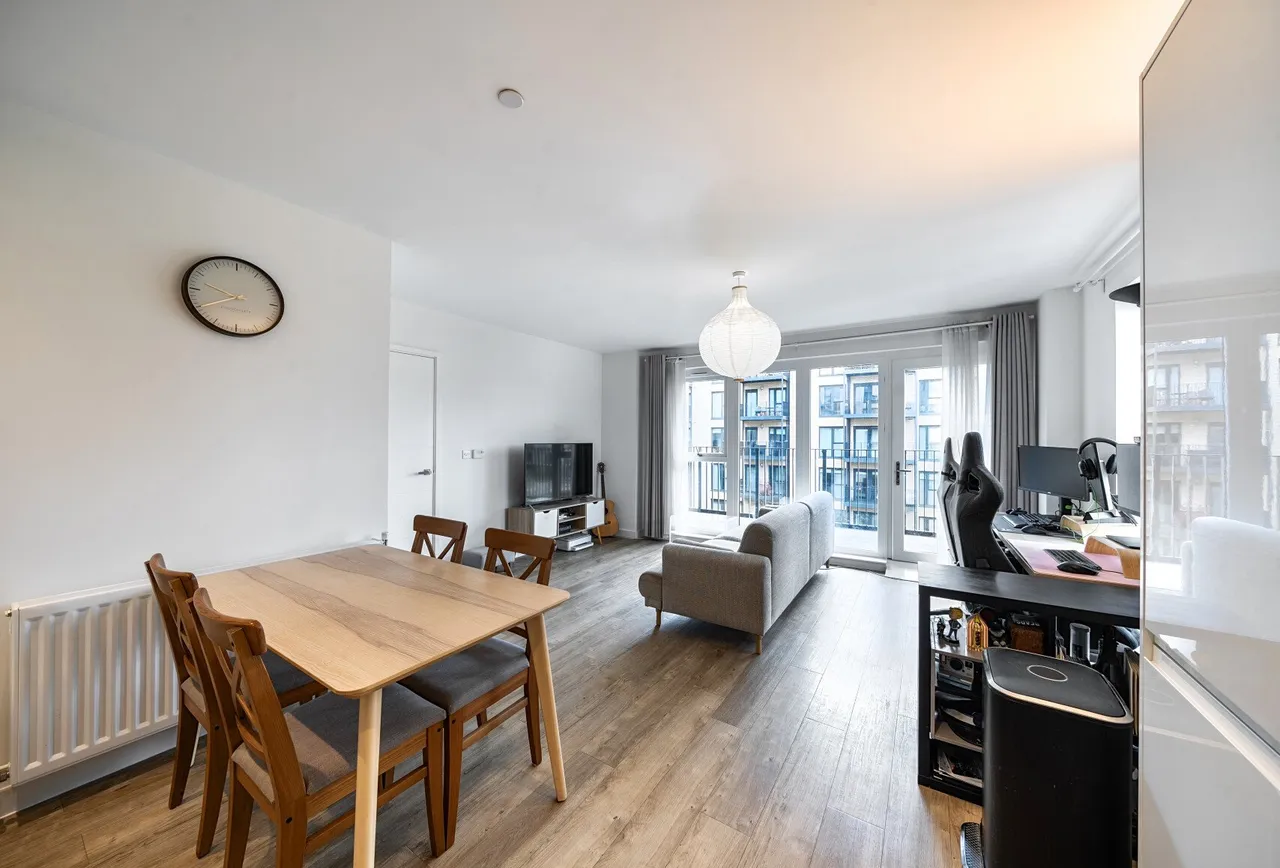 1 bed flat for sale — Milky Way, London, NW9 9DP