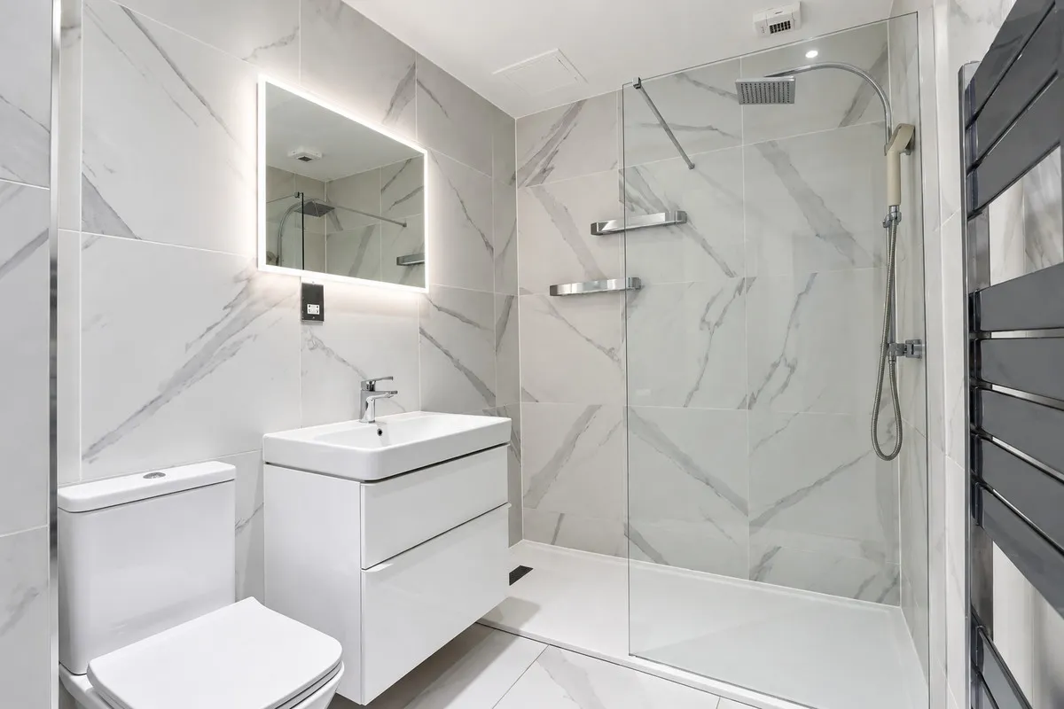 2 bed flat for sale, Oldchurch Road, Romford, RM7