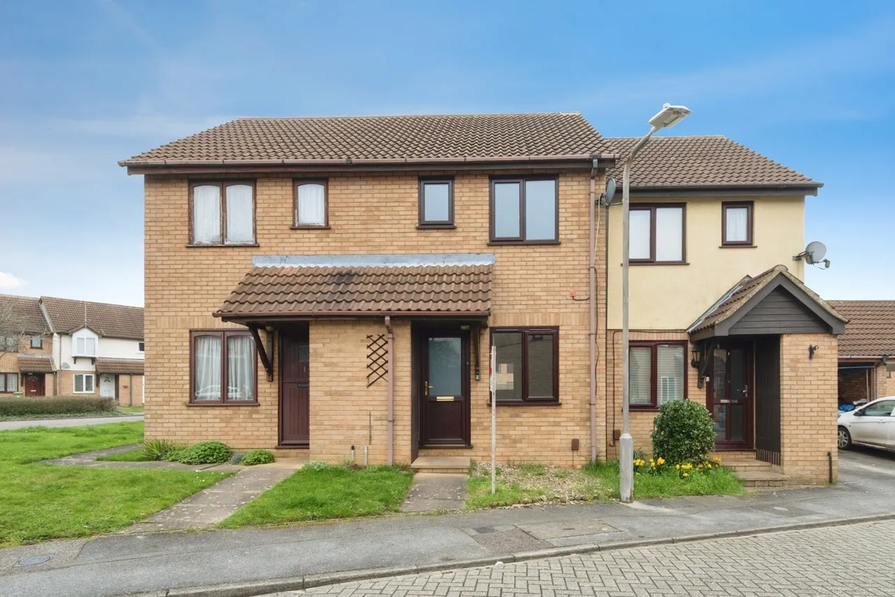 2 bed house for sale — Waterloo Court, Bletchley, Milton Keynes, Buckinghamshire, MK3