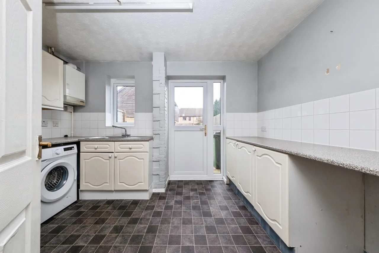 Waterloo Court, Bletchley, Milton Keynes, Buckinghamshire, MK3, photo 4