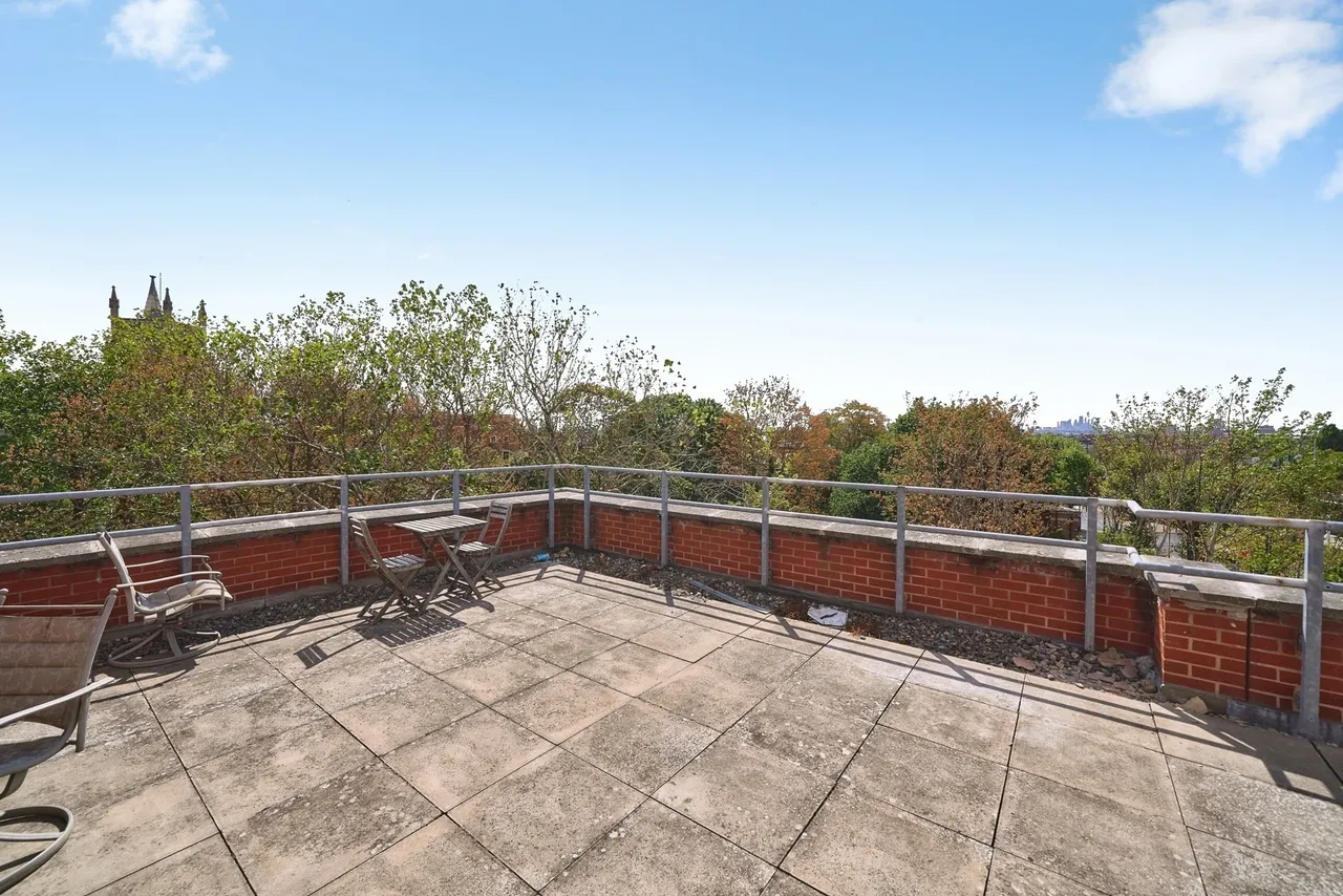 Kirkdale Road, London, E11, photo 16