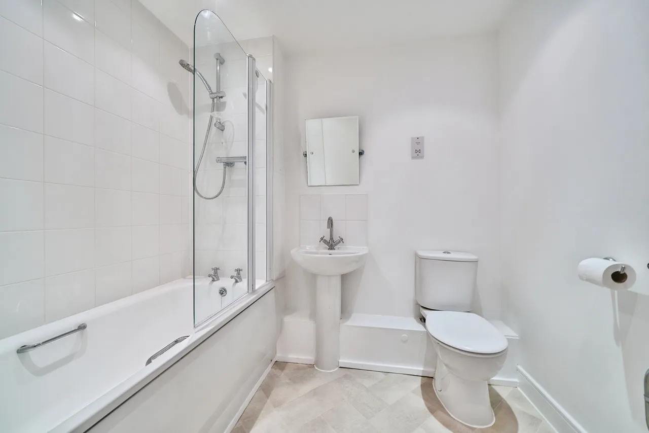 Kirkdale Road, London, E11, photo 9