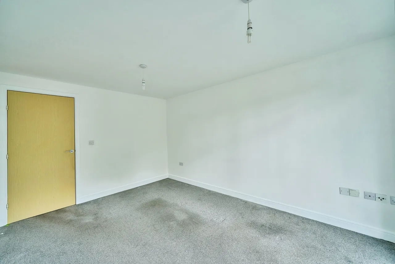 Kirkdale Road, London, E11, photo 5