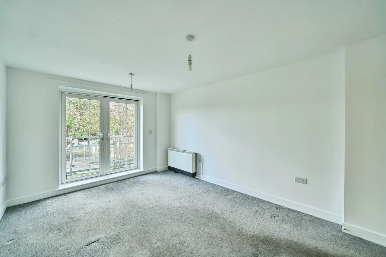 Kirkdale Road, London, E11, photo 4