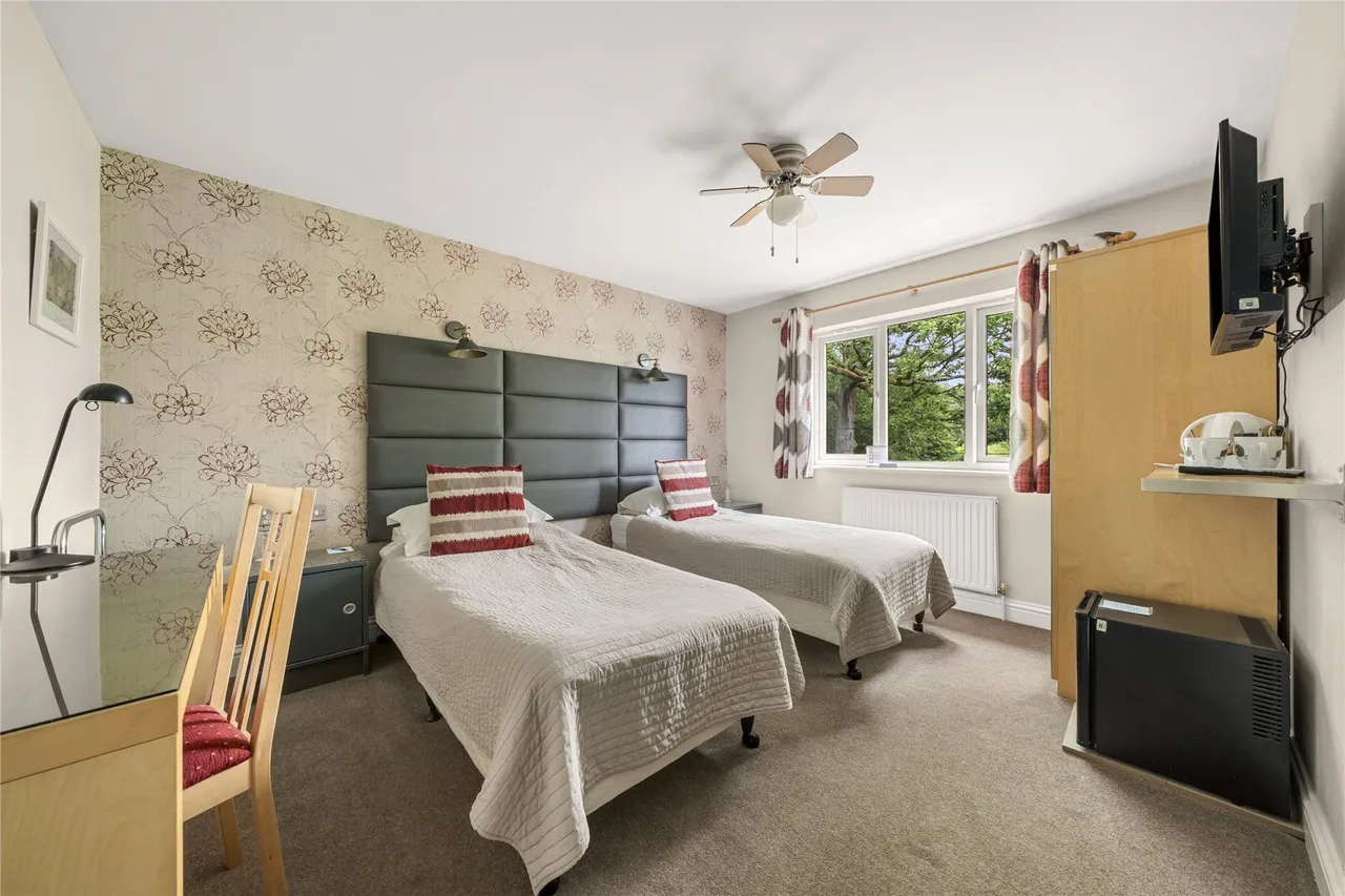 London Road, Wrotham Heath, Sevenoaks, Kent, TN15, photo 12