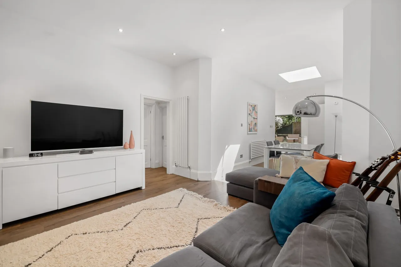 Anson Road, London, NW2, photo 3