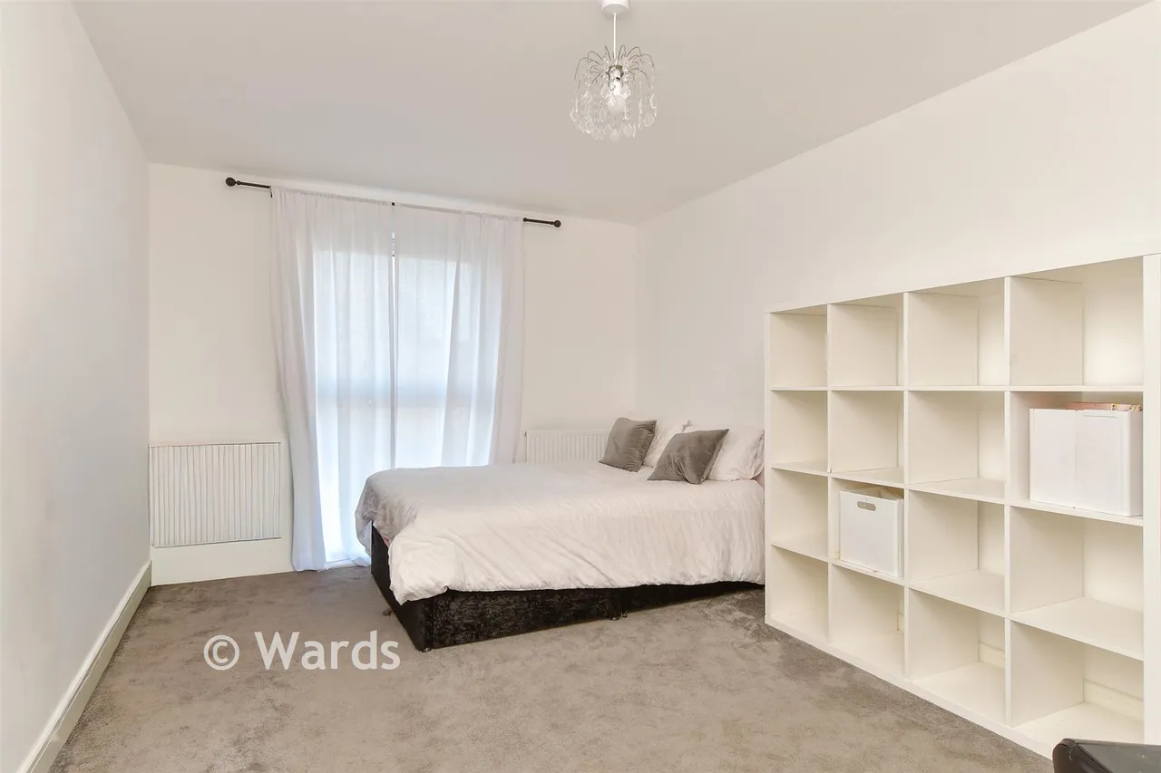 Eyres Drive, Castle Hill, DA10, photo 8