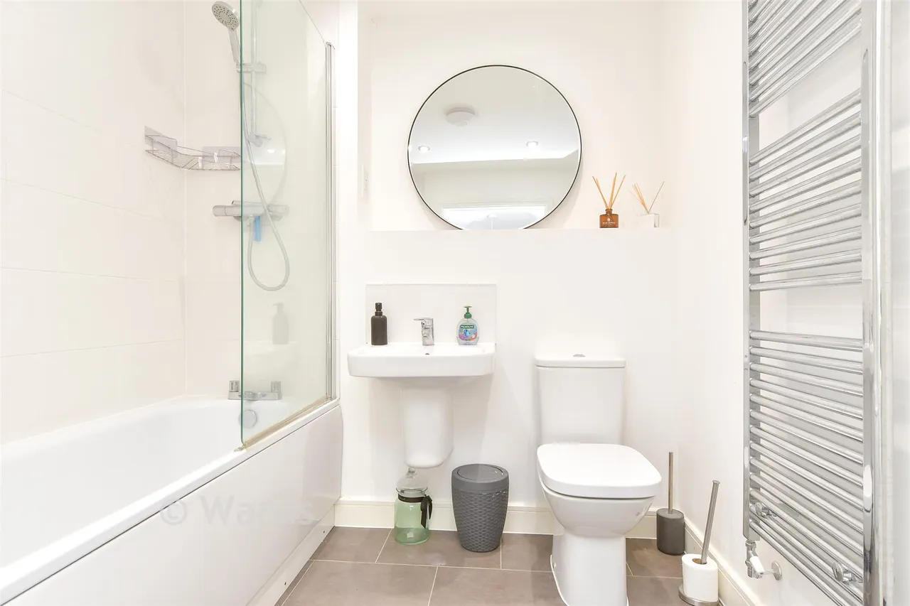 Eyres Drive, Castle Hill, DA10, photo 9
