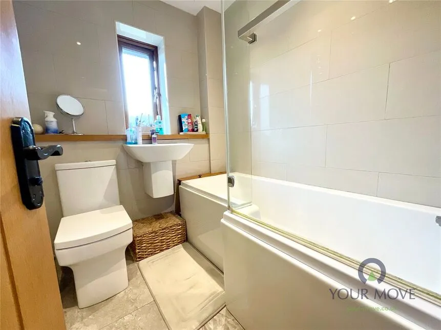Kingfisher Court, Alvechurch, Worcestershire, B48, photo 7