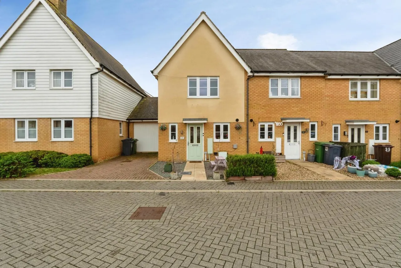 2 bed house for sale, Peregrine Grove, Wymondham, NR18