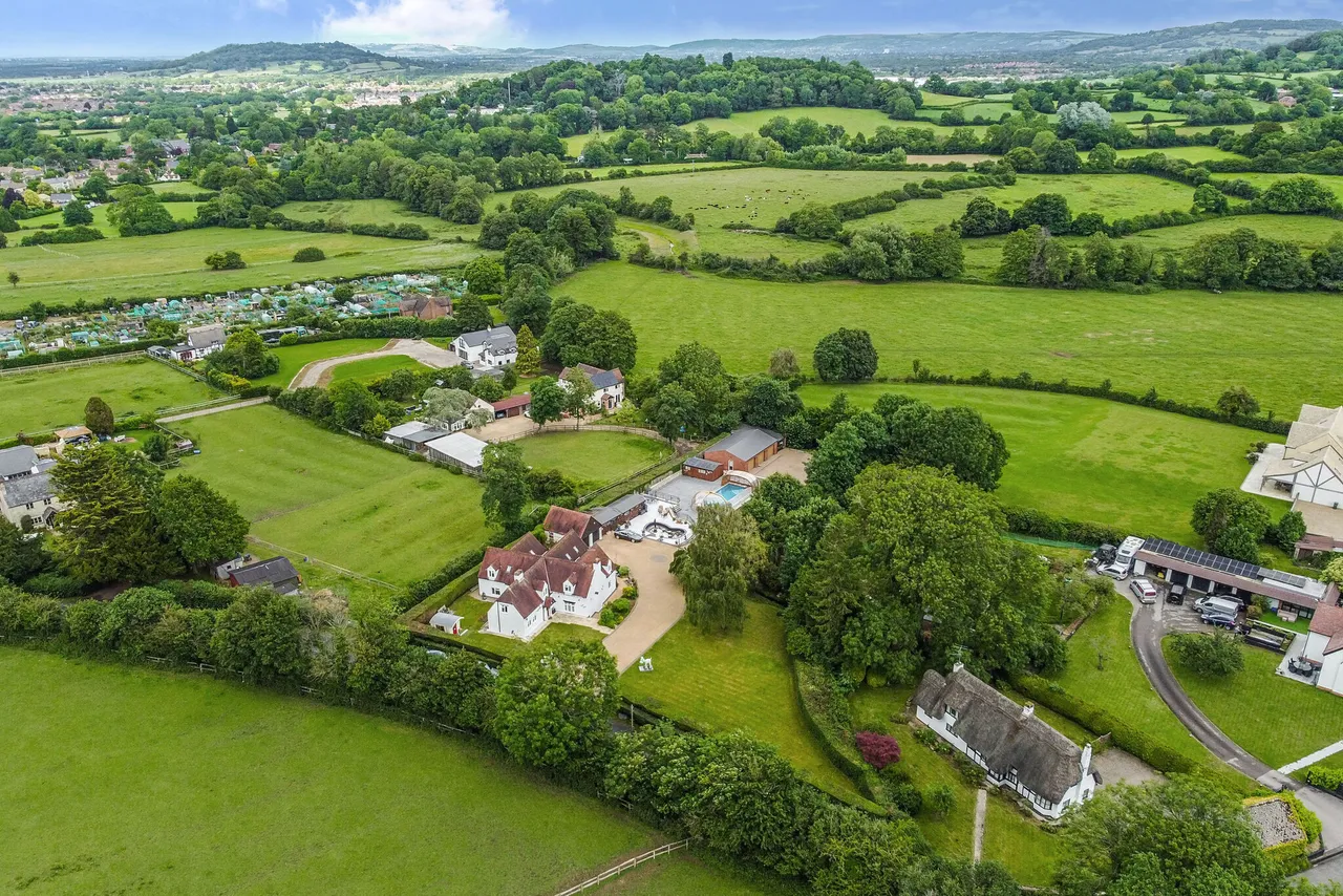 5 bed house for sale — High Street, Upton St. Leonards, Glou...