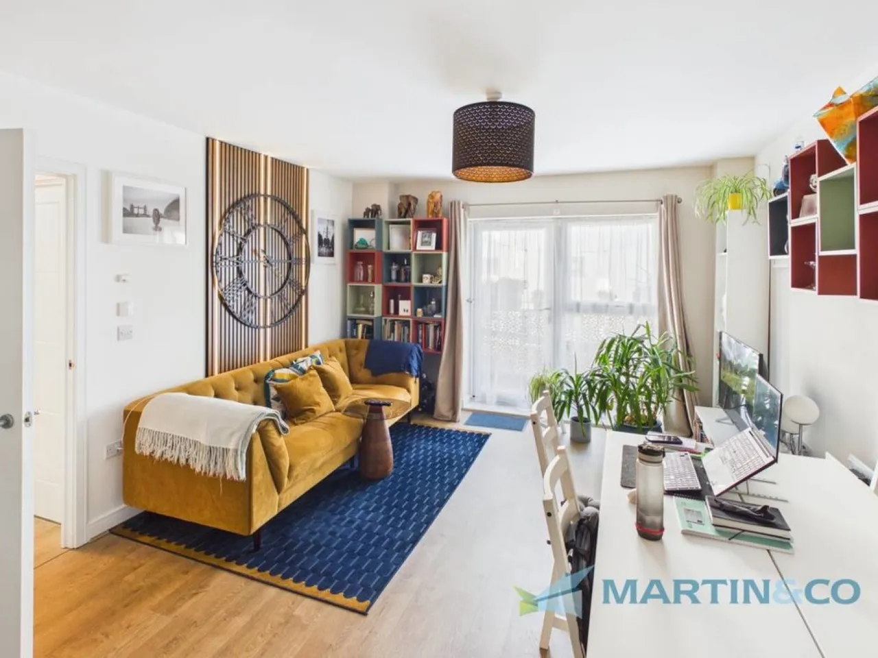 2 bed flat for sale — Sovereign Way, Tonbridge