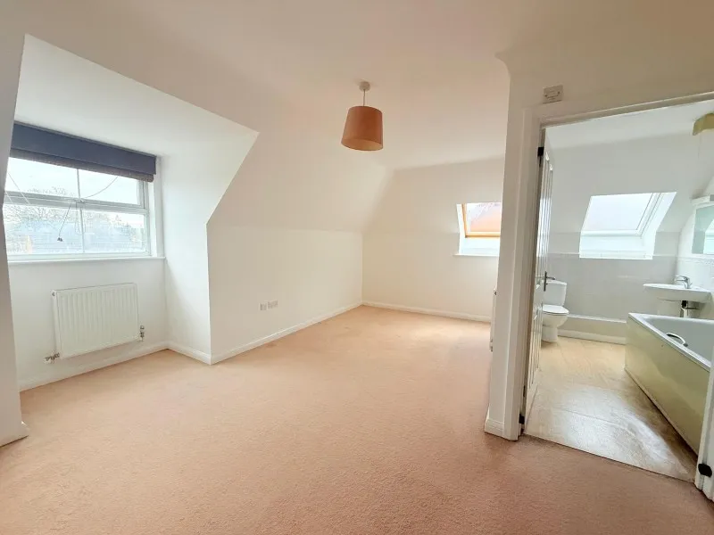 Cody Court, Farnborough, GU14, photo 4