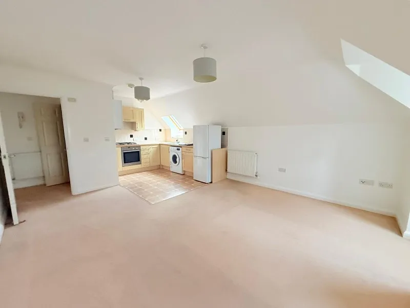Cody Court, Farnborough, GU14, photo 3