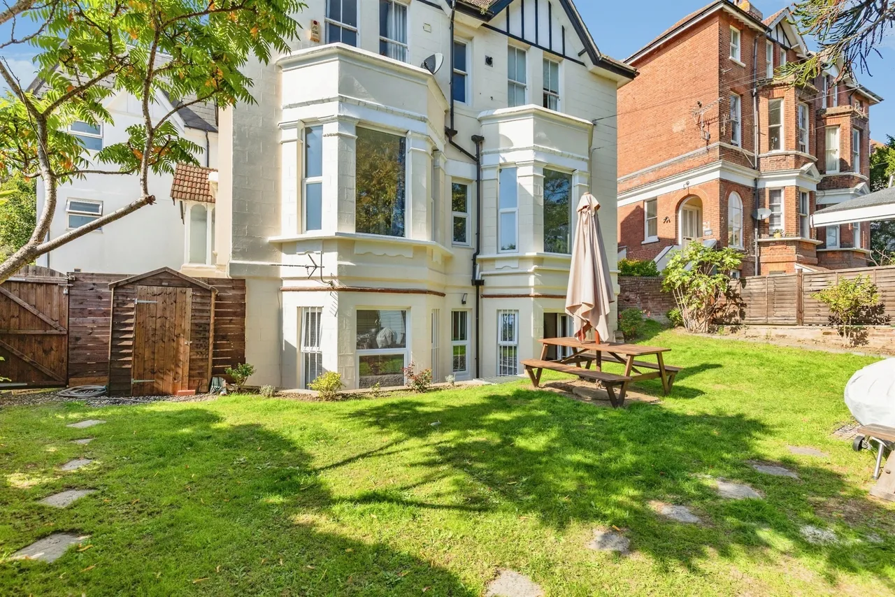 2 bed flat for sale, Brittany Road, St. Leonards-On-Sea, TN38
