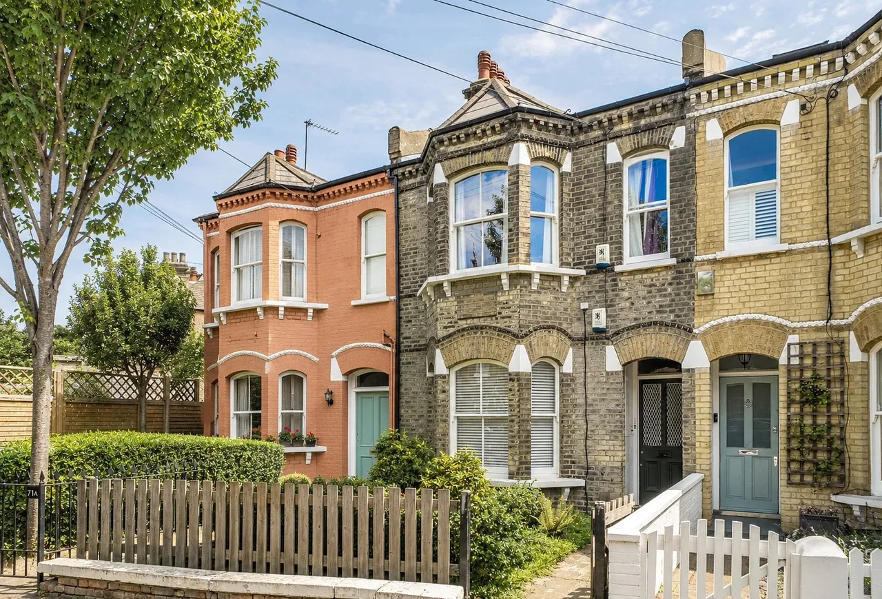 3 bed house for sale — Tennyson Street, London, SW8 3SX