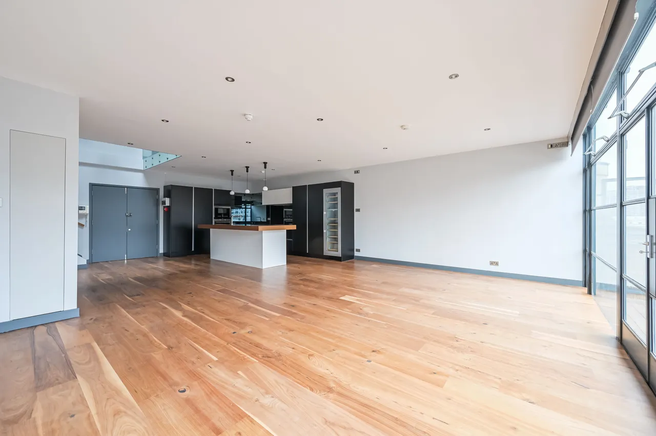 Flat 72 Exchange Building, 132 Commercial Street, London, photo 10