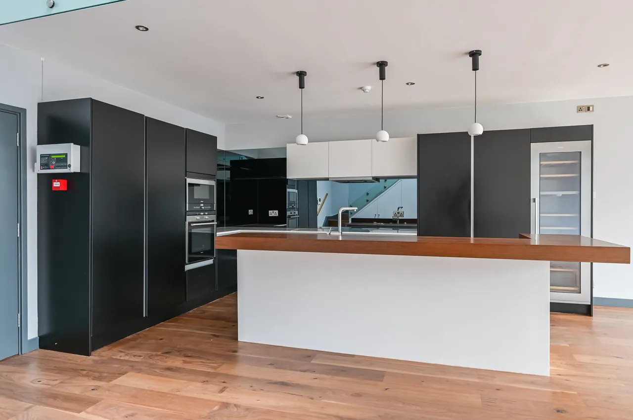 Flat 72 Exchange Building, 132 Commercial Street, London, photo 8