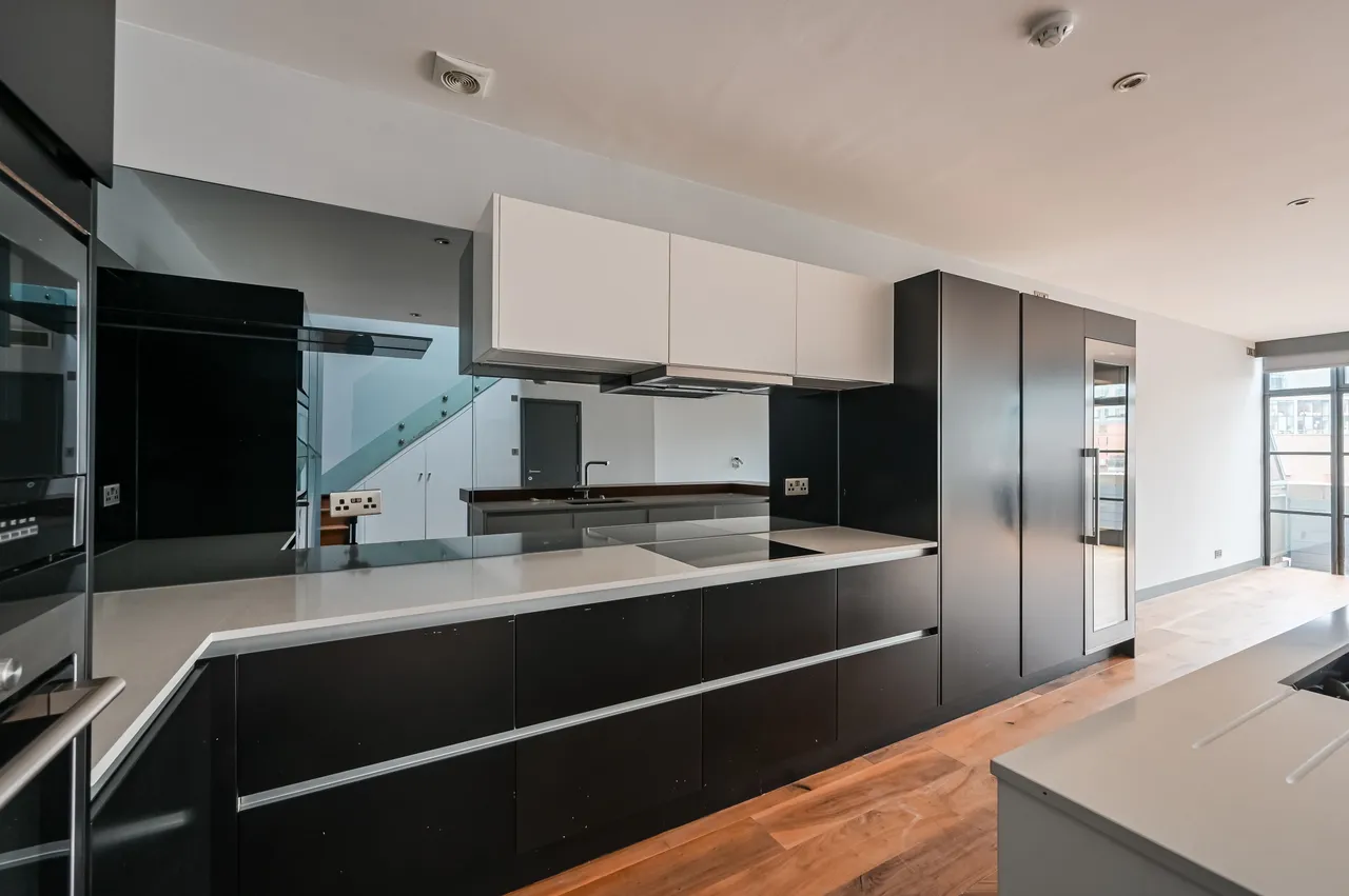 Flat 72 Exchange Building, 132 Commercial Street, London, photo 12
